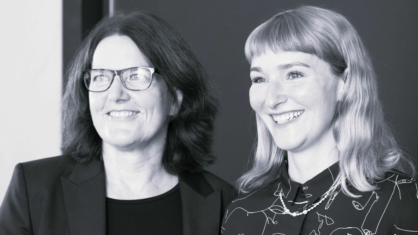 Bettina Loppe (l.)
