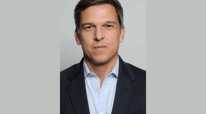 

Dr. Christoph Schneider