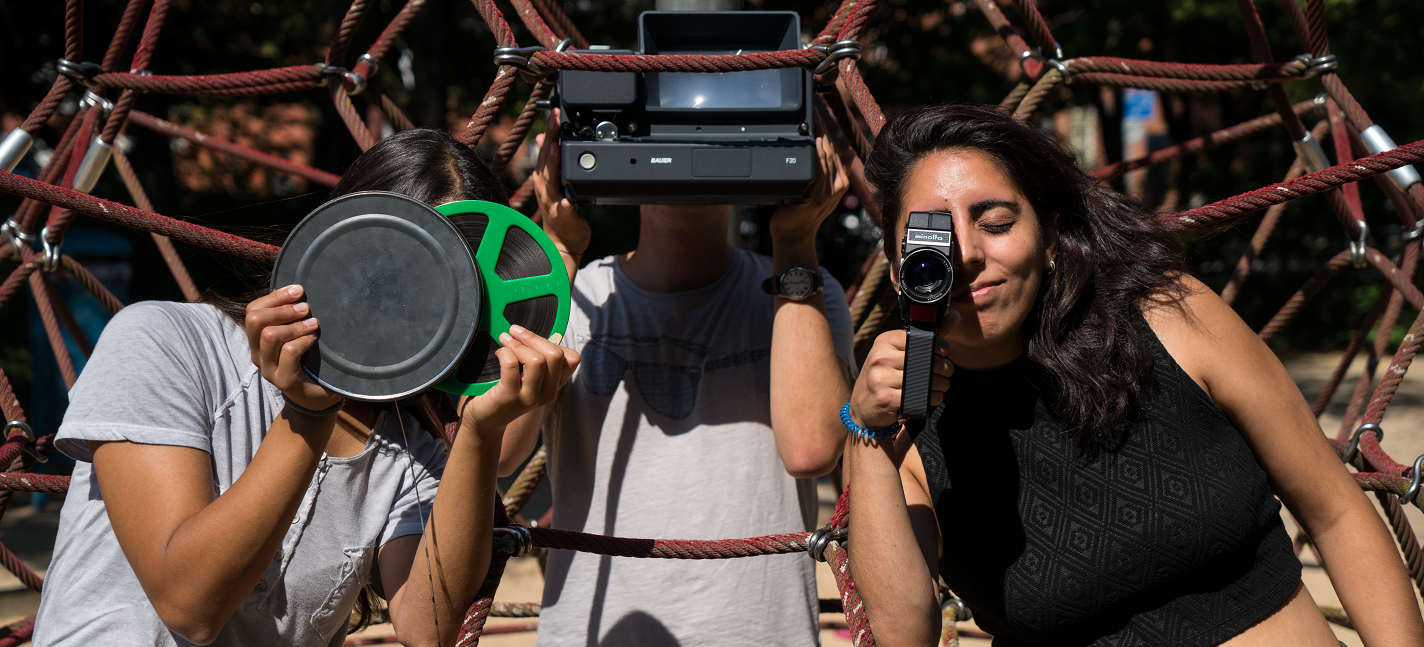 Werbefoto für den ersten Home Movie Day Brandenburg am 20. Oktober 2018. © Sercan Sükür, Lucy Pizaña